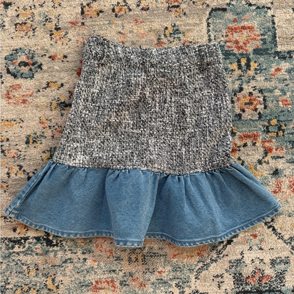 Zara Denim Tweed Combo Ruffle Hem Mini Skirt
Size XS - Picture 3 of 6